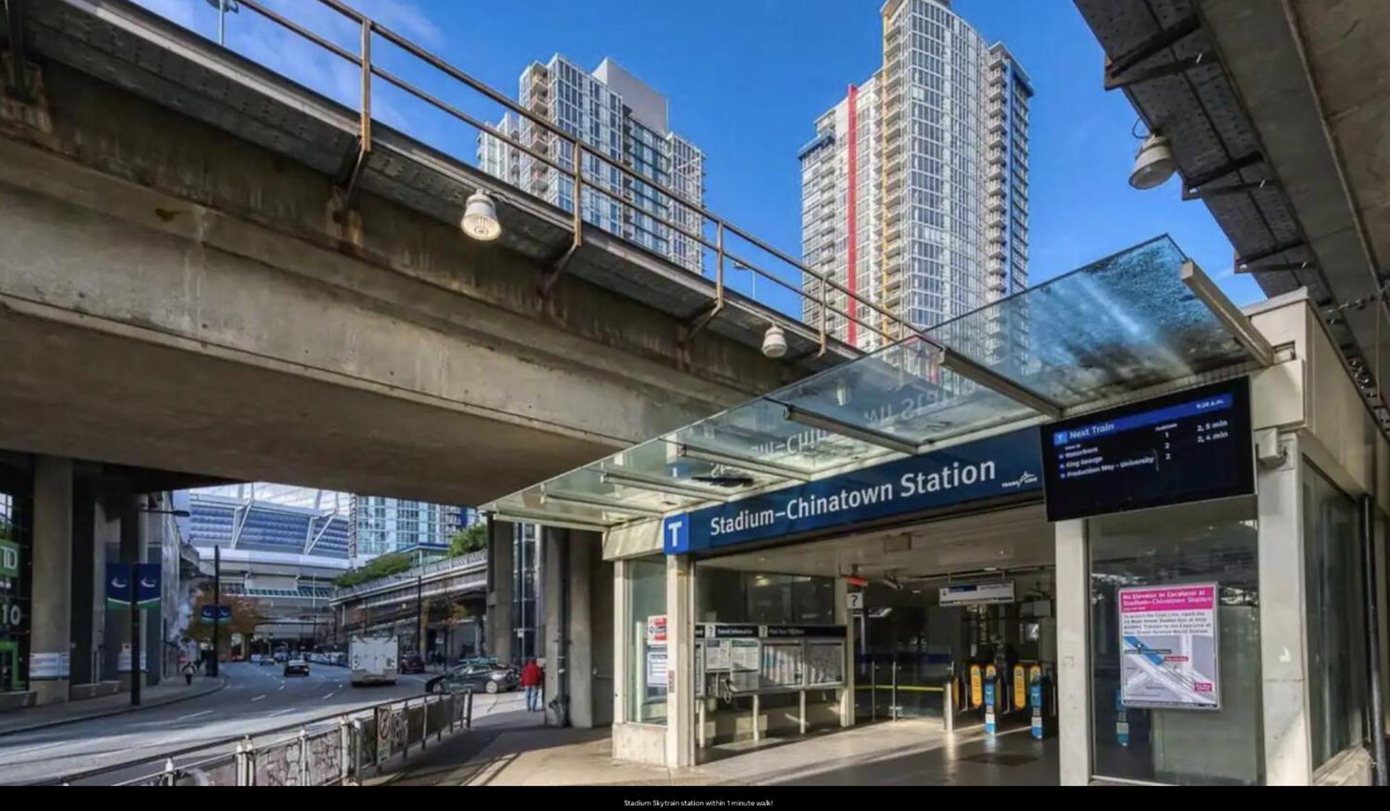 Spacious 1br&office,views,freeparking,amenities Apartment