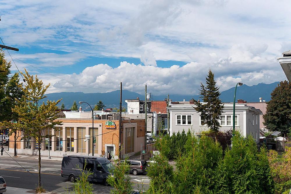 Apartment Commercial Drive *