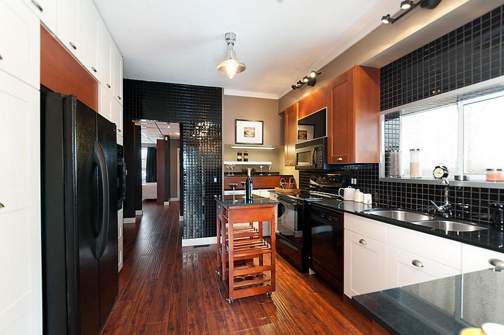 Apartment Commercial Drive *