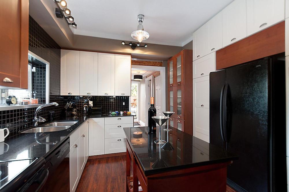 Commercial Drive Apartment *