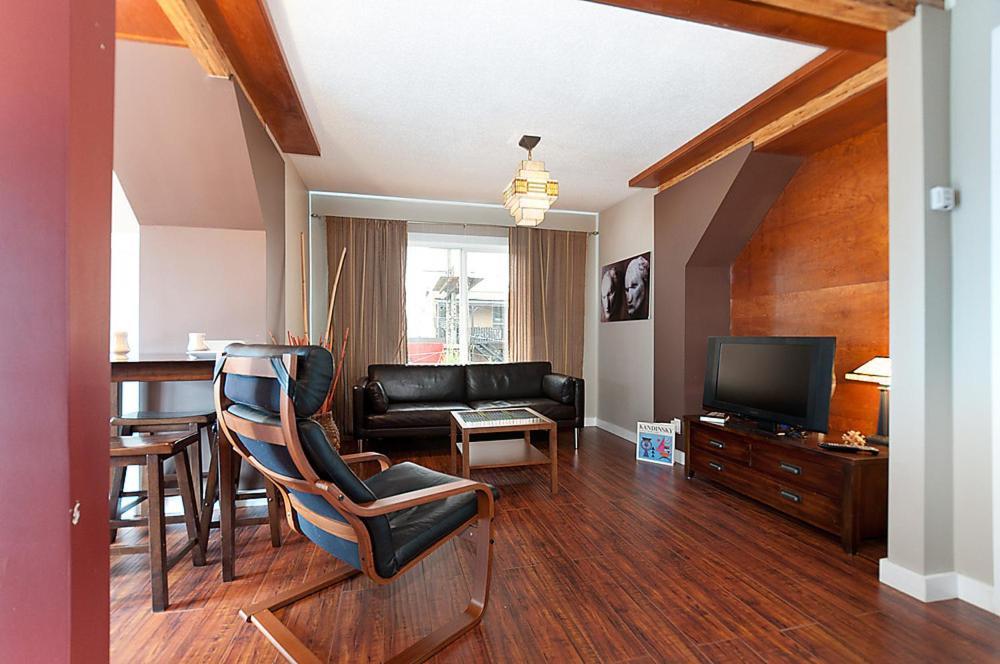 Apartment Commercial Drive