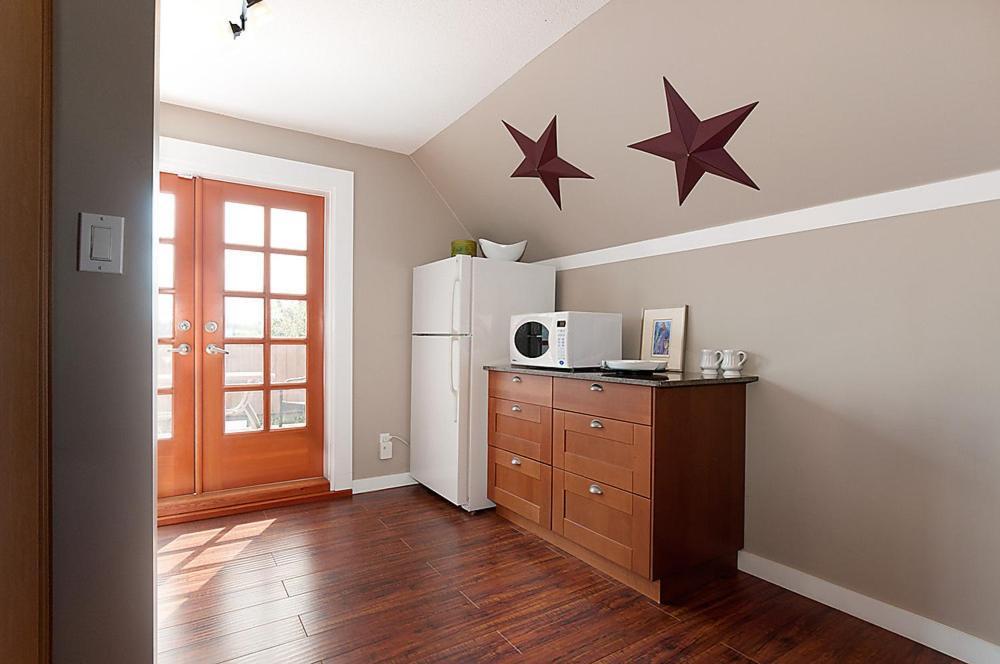 Apartment Commercial Drive *