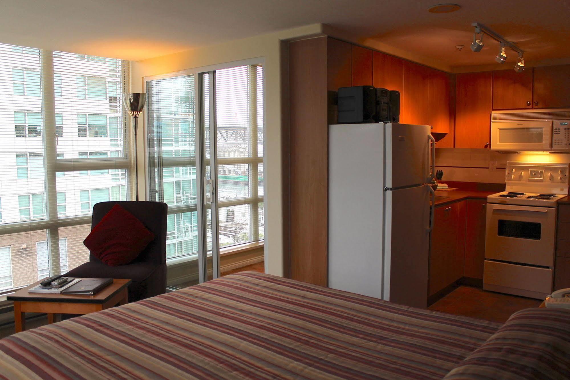 910 3* Vancouver