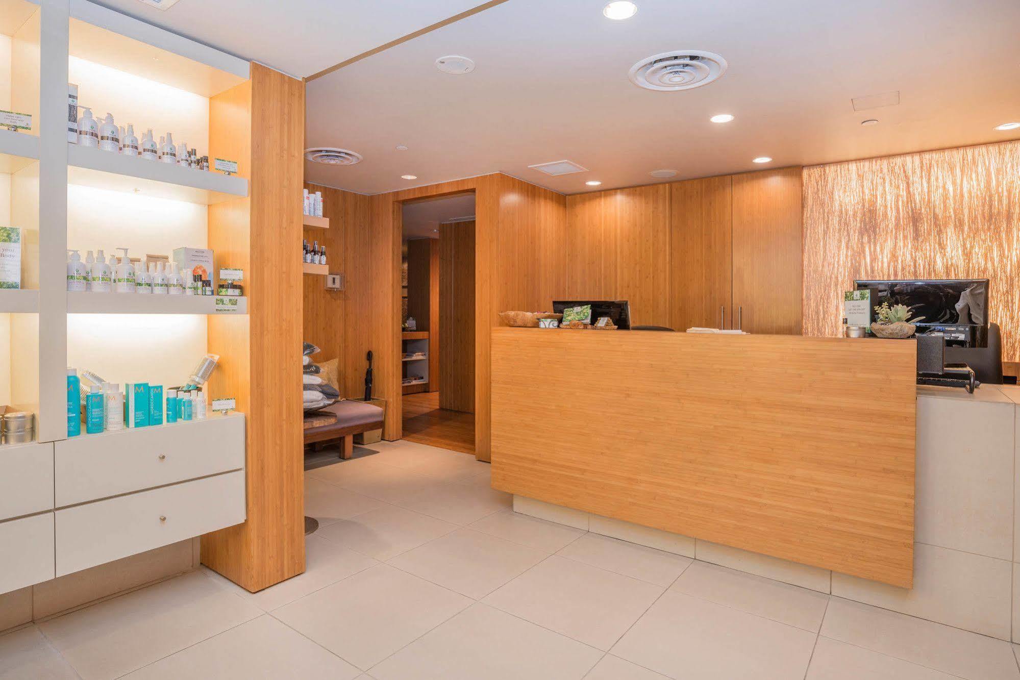 The Sutton Place Hotel 5*