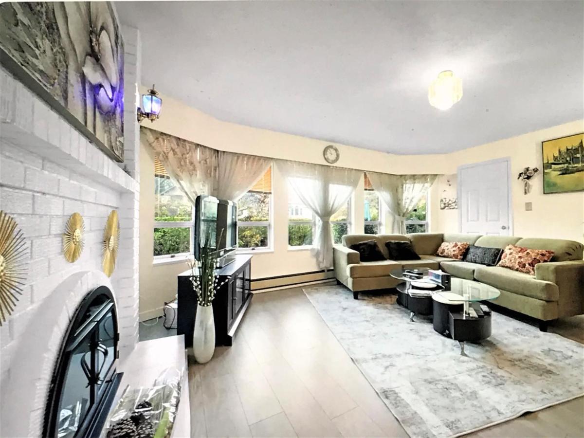 Away From Home-hillcrest, Queen Elizabeth Park 4*