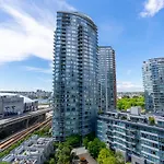 Stunning 2 Bedroom Condo With Downtown Views!!!