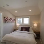 Vancouver Traveller Cottage