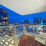 Water View Condo In Downtown Vancouver
