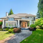 Cozy 3-Bedroom Home In Vancouver