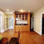 Super Cosy 8Bed & 6Bath In Vancouver Heart Near To Airport