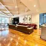 Vancouver Luxury Hotel