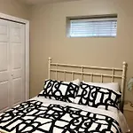 Modern Private Suite Close To Everything