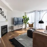Amazing Location - 2Bdrm/2Bath - Right On Robson