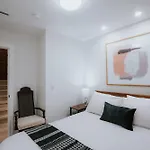 A Gentle Hideaway In The Urban Forest West End Downtown Vancouver
