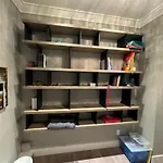 Charming Modern Home Near Downtown And Ubc