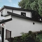 Modern Home In Vancouver Close To Downtown And Airport
