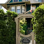 O Canada House Bed & Breakfast