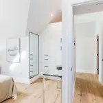 Easeful 2 Bedroom Unit Near English Bay