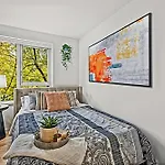 Modern 2-Bedroom Duplex In The Heart Of Downtown