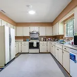 Charming Stay In Prime Vancouver Location