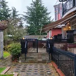Deluxe Double Room With Private Washroom In Family Villa