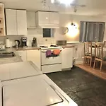 Heart Of Kitsilano Area,5 Mins Walk To Kits Beach,No Share With Other People Stay