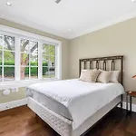 Experience Comfort Convenience Shared House