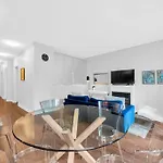 Lovely 2-Bedrooms Downtown Suite Free Parking