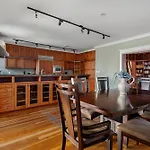 The Vancouver Heritage Home - Mount Pleasant