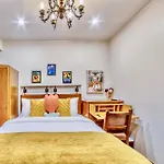 Neocolonial Nouveau Kensington Vacation Home