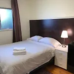 Comfort Cottage Guest House Near Subway Station, Bus And Downtown