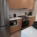Signature Luxe Top-Floor Townhouse 2Br, 3Ba With Stunning Views