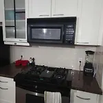 Chic Modern 2Br Yaletown Townhouse - Ultimate Comfort Convenience For A Prime Stay