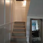 Chic Modern 2Br Yaletown Townhouse - Ultimate Comfort Convenience For A Prime Stay