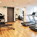 Stylish Home With Free Parking, 90 Day Minimum
