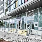 Stylish Home With Free Parking, 90 Day Minimum