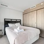 Modern High-Rise Retreat With Stunning City Access