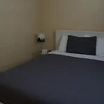 Contemporary Comfort In Vancouver\'S Downtown Hub