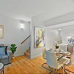 Spacious 2 Bedroom Apartment In Prime Yaletown Location