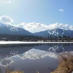 Edgewater Lodge