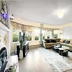 Home Away From Home-Hillcrest, Queen Elizabeth Park