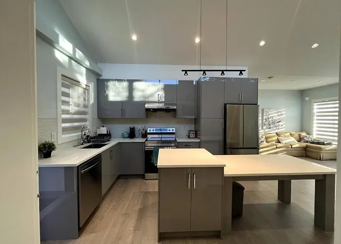 Entire Brand New 3 Bed 2 Bath Guesthouse