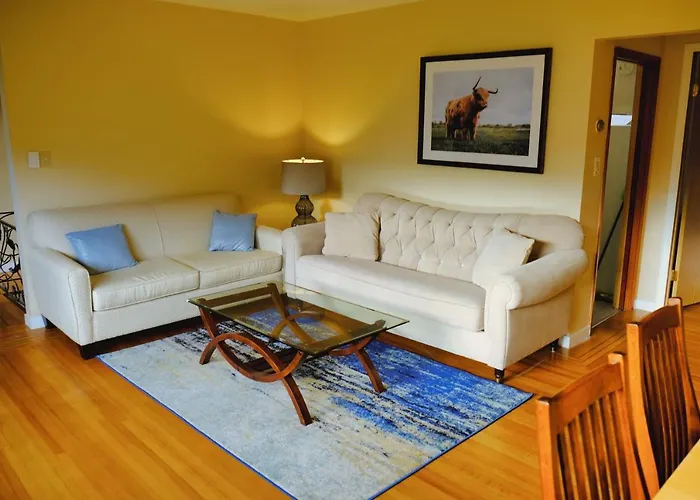 Spacious Home 15Mins To Downtown