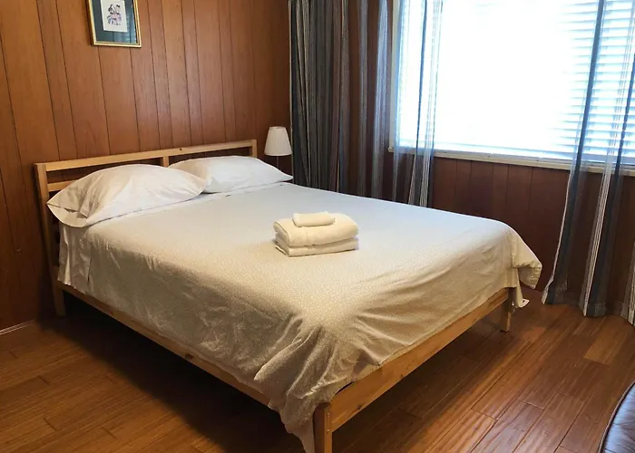 Cozy Modern Guest Home Close To Downtown Vancouver Sights & Supermarket