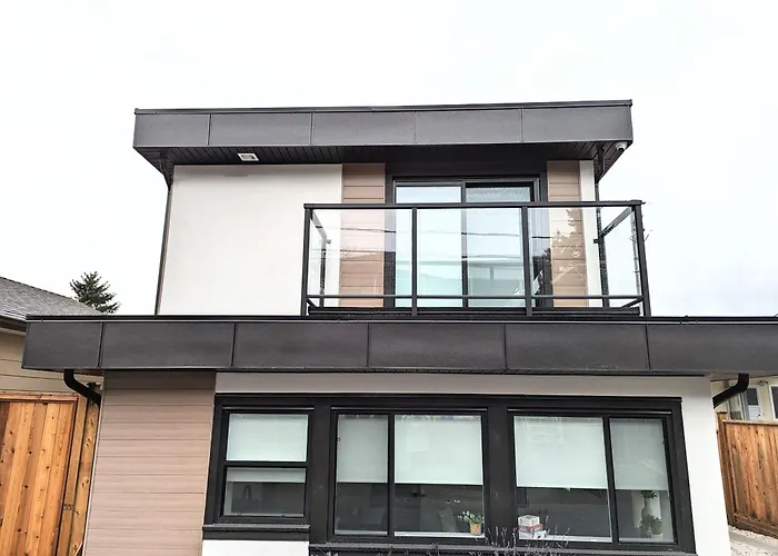 Centrally Located, Modern, 2 Bedroom Home