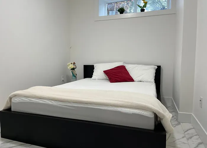 Great Location Private Fully Furnished Suite