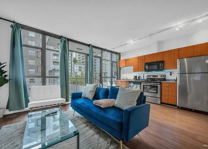 Lovely 2-Bedrooms Downtown Suite Free Parking