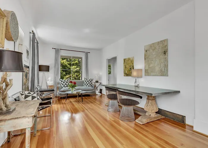 The Queen Elizabeth Park Home