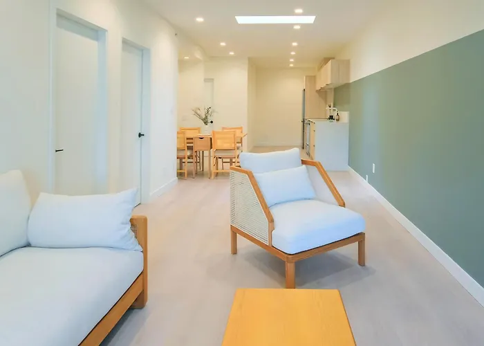 Newly Renovated 2 Bedroom Condo In Japantown! Near Railtown & Gastown!
