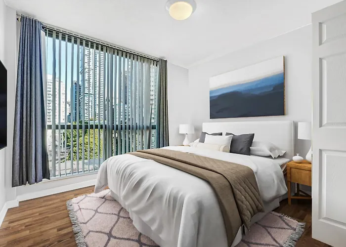 Chic And Central 2Br Home Next To Yaletown Nightlife